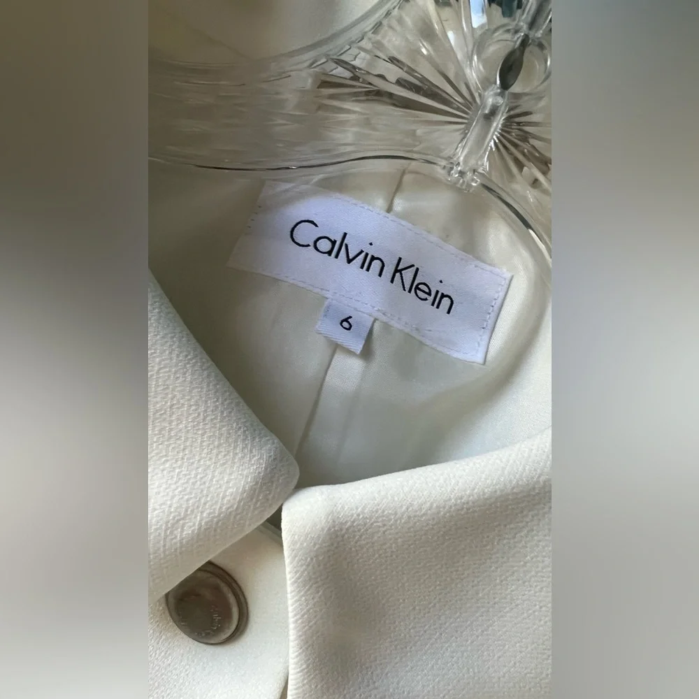 Calvin Klein 2 piece suit (hypoallergenic Siberian cat not included) 😹 - Picture 6 of 12